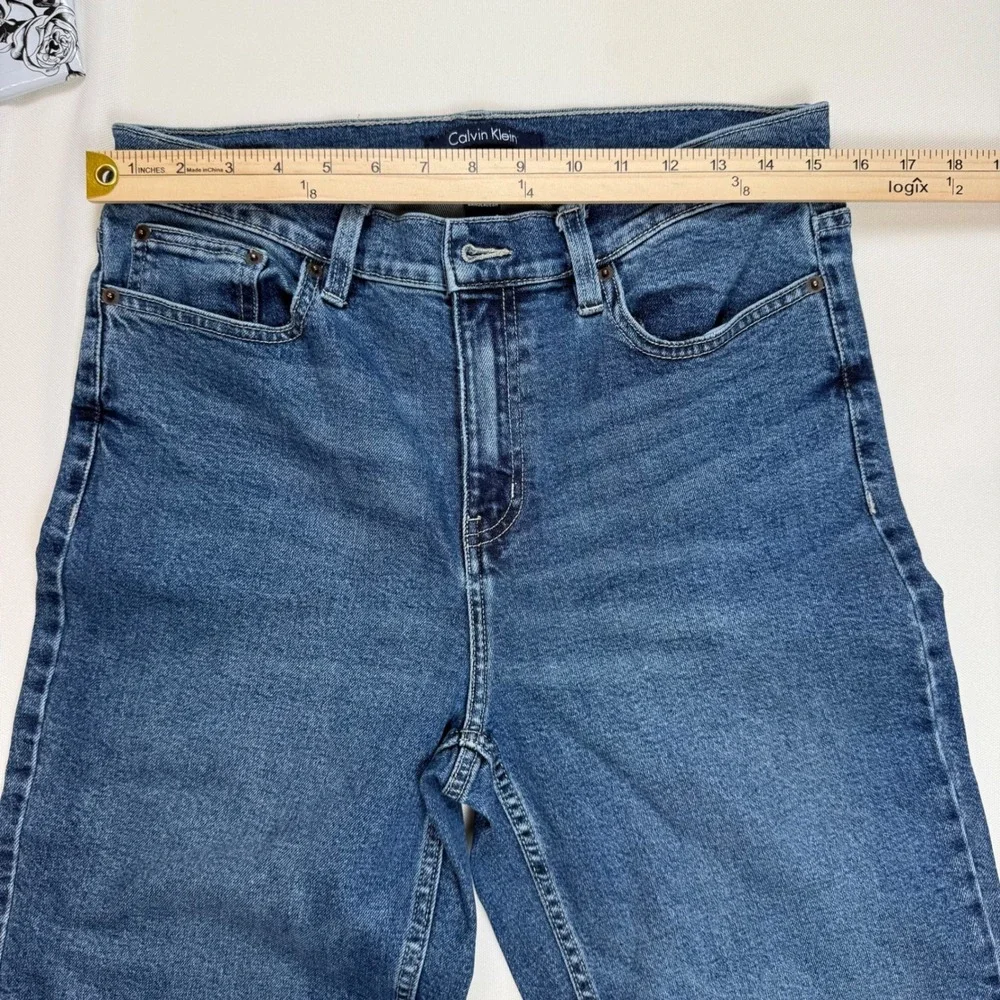 Calvin Klein Women High‎ Rise Straight Leg JeanMedium Wash Blue Size 10 CJMB4845